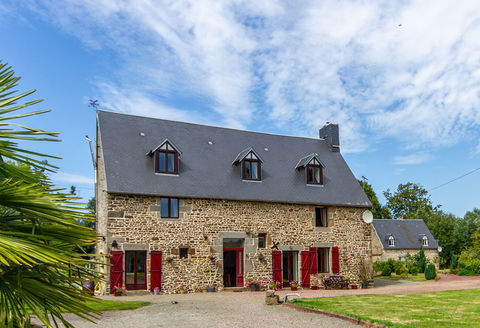   ORNE Proche Tinchebray, Maison En Pierre Avec 5 Chambres Et Gite Avec 3 Chambres Maison - 12 pi�ce(s) - 321 m�
