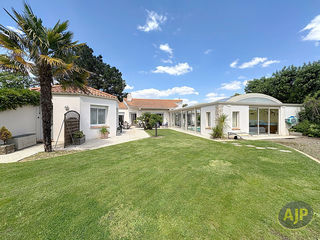  Maison � vendre 8 pi�ces 205 m�