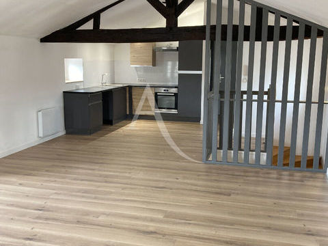   T3 r�nov� - Centre Marans - 2 chambres - Grande pi�ce de vie 40 m� Appartement - 3 pi�ce(s) - 70 m�