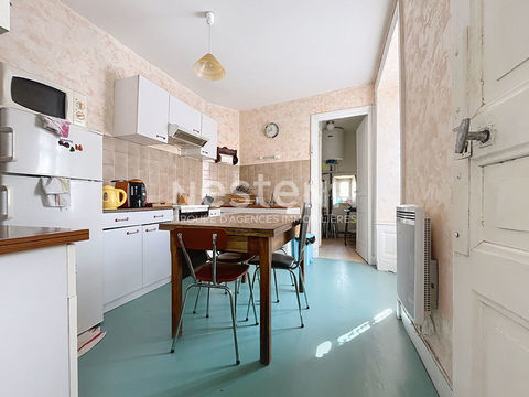   EXCLUSIVITE ! Immeuble en pierre � r�nover avec local commercial dans le centre de Tence Maison - 10 pi�ce(s)