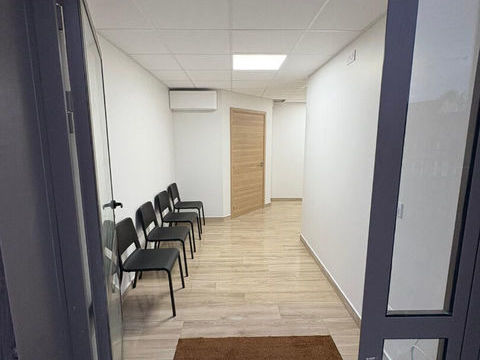 Bureaux Trilport 1 pi&egrave;ce(s) 15 m2 600 77470 Trilport