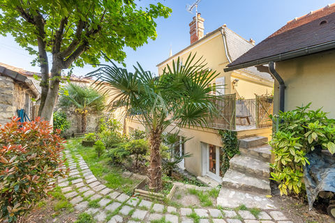   Hardricourt - 8 pi�ce(s) - 186 m� - 5 chambres Maison - 8 pi�ce(s) - 186 m�