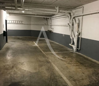  Parking / Garage � louer 