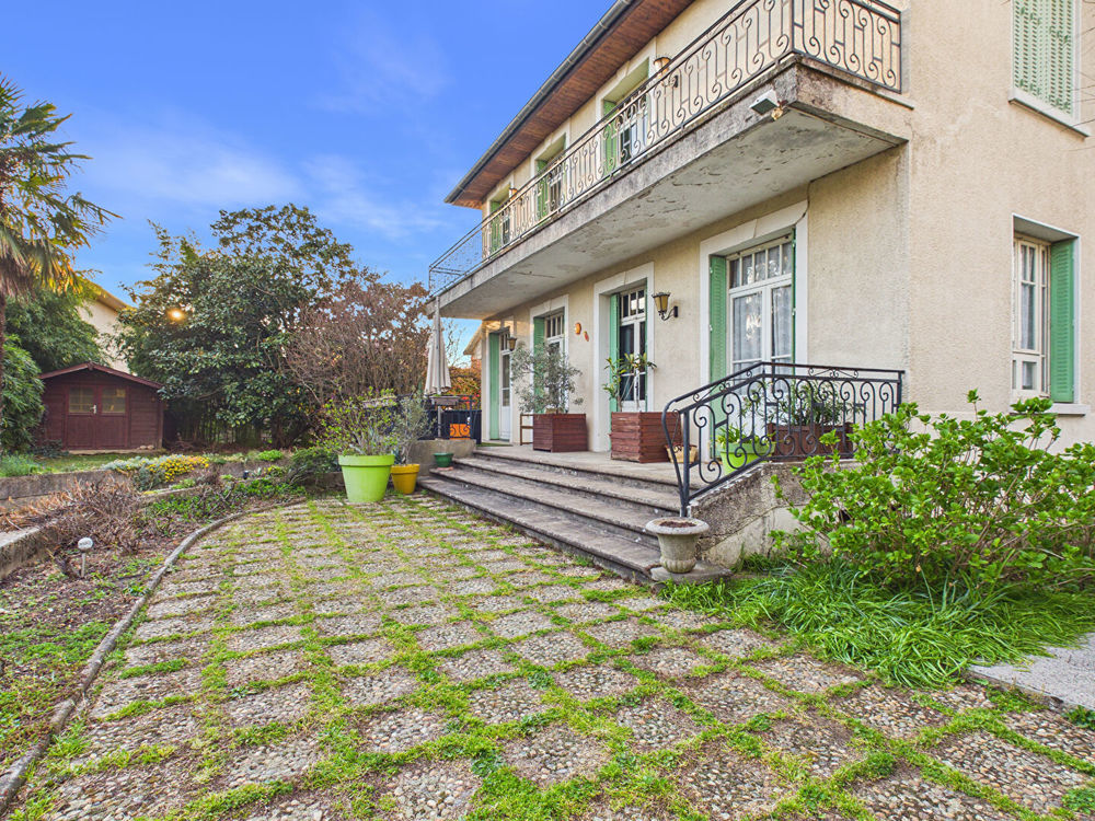 � vendre  Villa V�nissieux (69200)