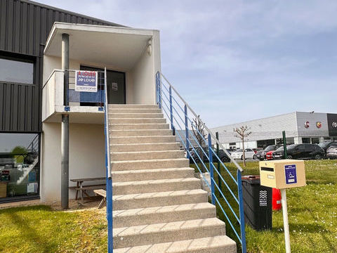 Bureaux &agrave; Pl&eacute;rin 150 m2 places de parking 1000 22190 Plerin