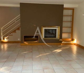  Maison � louer 5 pi�ces 180 m�