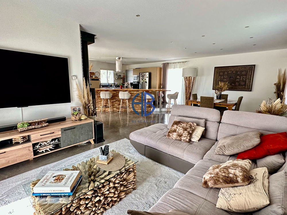 � vendre  Maison Vias (34450)