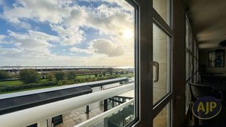  Immeuble � vendre 15 + pi�ces 470 m�