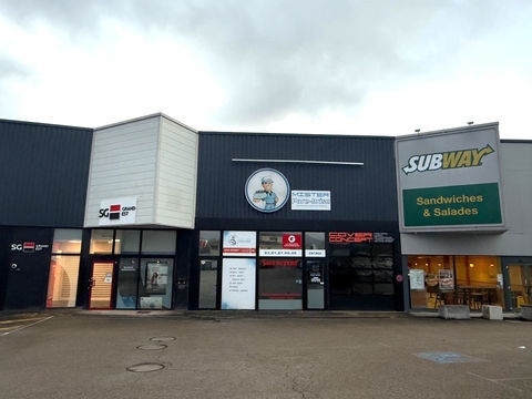 Local commercial  180 m2 ZAC CHATEAUFARINE BESANCON 2700 25000 Besancon
