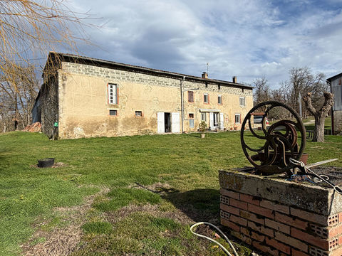   Corps de ferme avec d�pendances Maison - 4 pi�ce(s) - 109 m�