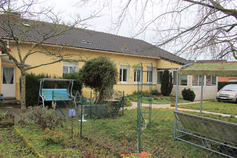 Stephane Plaza Immobilier ROANNE Maison 10 pièce(s) 194 m² Digoin (71