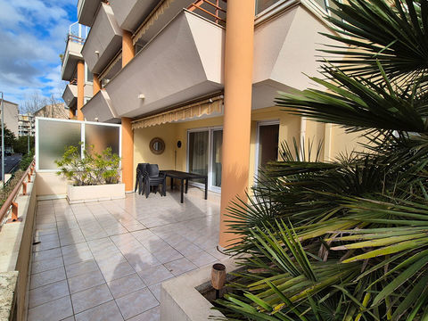   2 pi�ces meubl�es - Garage - Terrasse - Saint-Rapha�l - Exclusivit� NESTENN Appartement - 2 pi�ce(s) - 52 m�