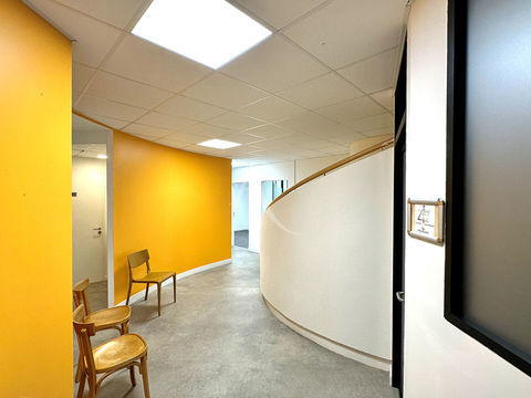 Local professionnel 195 m&sup2; Saint-Gilles-Croix-De-Vie COEUR DE VILLE 250000 85800 Saint gilles croix de vie
