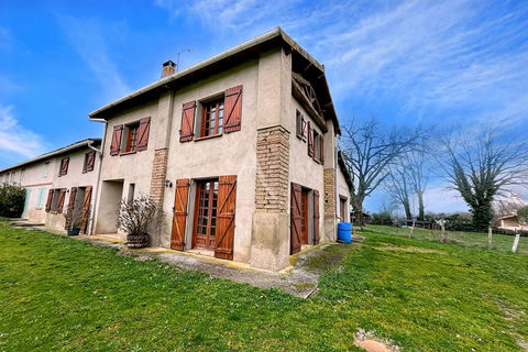   Maison familiale de 135m� avec 5 chambres sur une belle parcelle de pr�s de 7000m� Maison - 6 pi�ce(s) - 136 m�