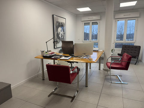BUREAUX 108M&sup2; EGUILLES - PARKING 275 000 265000 13510 Eguilles