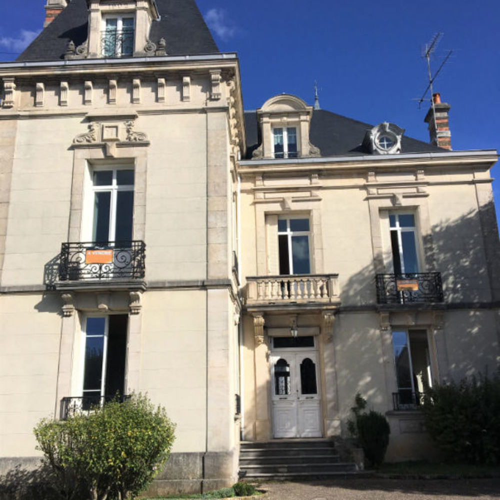 LAFORET CHAUMONT Maison 9 pièce(s) 370 m² Chaumont (52) à vendre