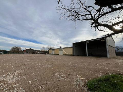 Entrepôt de 450m² sur une terrain clôt de plus de 3500m² à Bessières ! 3500 31660 Bessieres