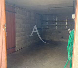  Parking / Garage � louer 