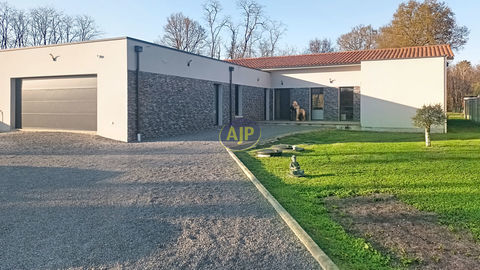   Villa Queyrac 5 pi�ce(s) 200 m2 Maison - 6 pi�ce(s) - 200 m�