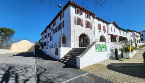   Maison de ville 303m2 - id�al projet h�telier Maison - 14 pi�ce(s) - 303 m�