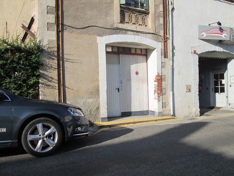 LIMOUX LOCAL AVEC GRANDE PIECE PRINCIPALE 405 11300 Limoux