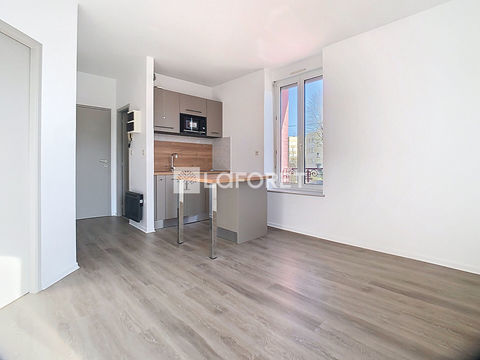   A louer imm�diatement � CONTREXEVILLE F2 1er �tage Appartement - 2 pi�ce(s) - 33 m�