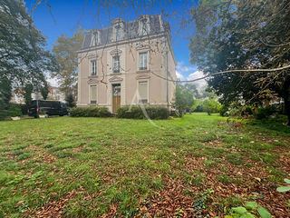  Immeuble � vendre 10 pi�ces 220 m�