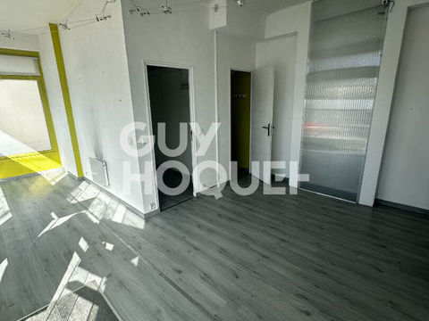 Local commercial Courtry 50 m2 790 77181 Courtry