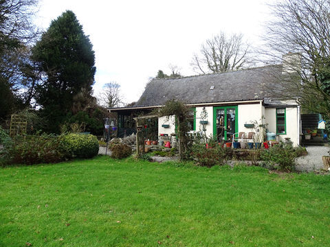   C�TES-D'ARMOR, Maison ind�pendante en pierre de 2 chambres situ�e dans le village de Sainte-Tr�phine Maison - 4 pi�ce(s) - 70 m�