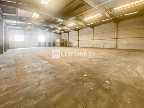 CALAIS - Entrep&ocirc;t / local industriel  680 m2 - Acc&egrave;s poids lourd - Parcelle 1695 m&sup2; 519000 62100 Calais