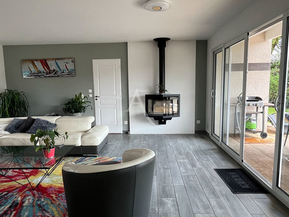 � vendre  Maison Saint-Jean-d'Illac (33127)