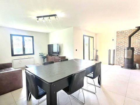   Maison Cuges Les Pins 4 pi�ces 103 m2 avec jardin et stationnements Maison - 4 pi�ce(s) - 103 m�