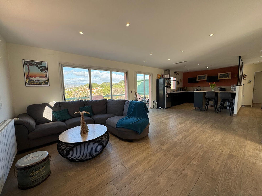 � vendre  Maison Saint-Cyr-sur-Mer (83270)