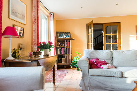   Vous �tes � la recherche de volume, cette maison est faite pour vous ! Maison - 10 pi�ce(s) - 306 m�