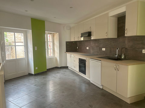   Ravissante maison de village en plein coeur de Givry de 100 m� avec combles am�nageables Maison - 4 pi�ce(s) - 100 m�