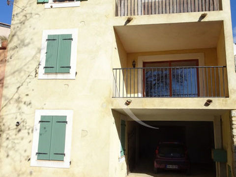 Cuxac. Immeuble de 2007 comprenant 3 appartements avec terrasses et garage 257990 Cuxac-d'Aude (11590)