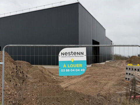 Local industriel 480 m&sup2; 9 m sous plafond 4080 67230 Sand