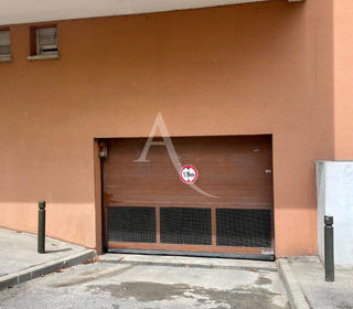  Parking / Garage � louer 