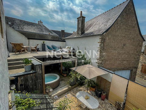   Charmante maison en pierre � vendre dans le centre-bourg de Ambon Maison - 10 pi�ce(s) - 290 m�