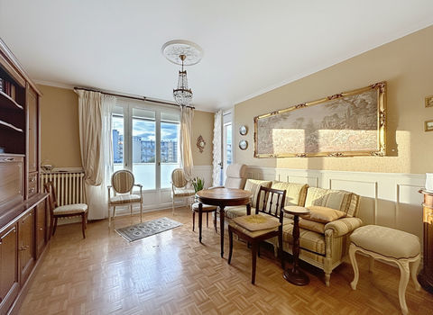   Appartement 4 pi�ces � vendre au 6�me �tage en plein centre-ville de Melun Appartement - 4 pi�ce(s) - 66 m�