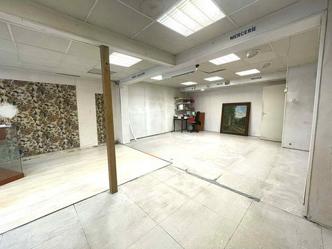 Local commercial Berck 93m&sup2; 160500 62600 Berck