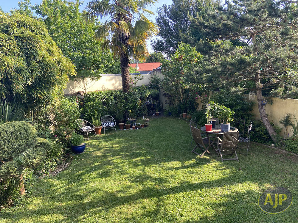 � vendre  Maison Rez� (44400)