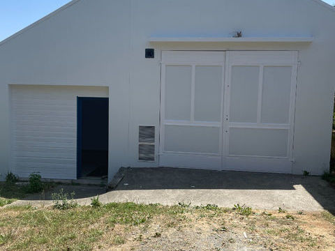 CAMPBON - LOCAL ATELIER AVEC BUREAU 658 44750 Campbon