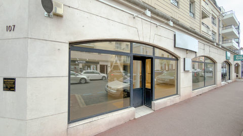 Local d'activit&eacute; Montgeron 6 pi&egrave;ce(s) 69 m2 2260 91230 Montgeron