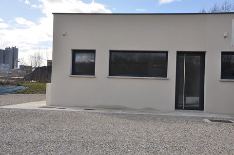 Local commercial de 52 m&sup2; &agrave; LARNAUD 600 39140 Larnaud