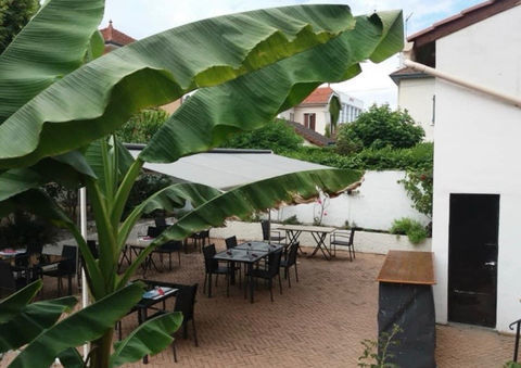 Fonds de commerce restaurant 80 m2 Licence 4 appartement 80m2 et cave 140000 38300 Domarin