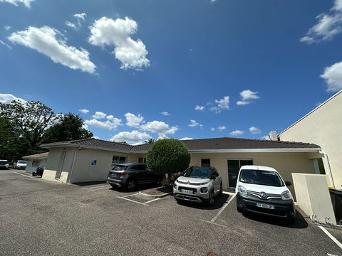 Local d'activit&eacute; Le Haillan 62 m2 650 33185 Le haillan