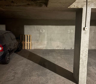  Parking / Garage � louer 