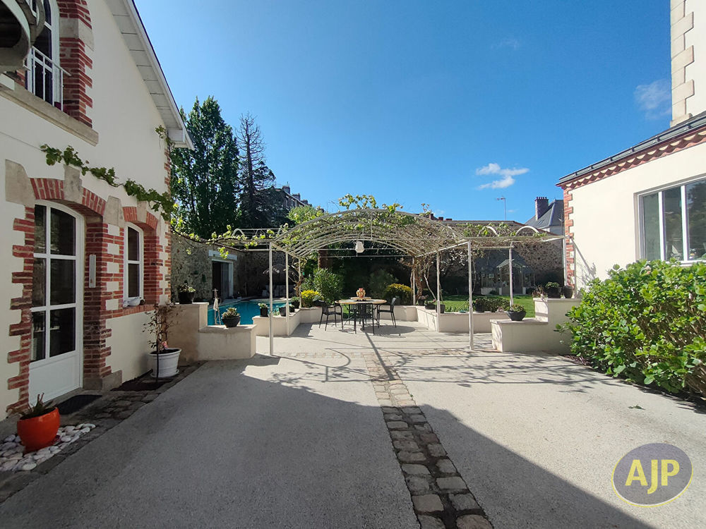 � vendre  Villa La Roche-sur-Yon (85000)