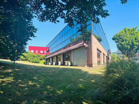 Bureaux Moderne et lumineux &agrave; Champs Sur Marne cit&eacute; Descartes 2899 77420 Champs sur marne